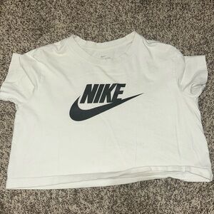 Nike Cropped T shirt, size small